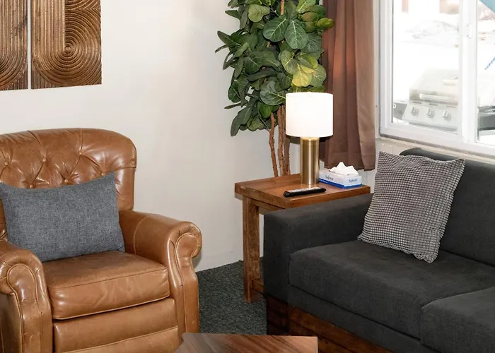 Yosemite Hotels - June Lake