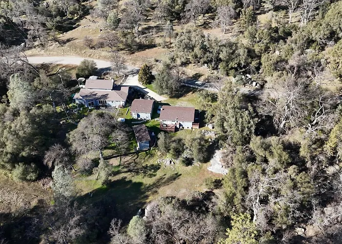 Yosemite Hotels - Mariposa