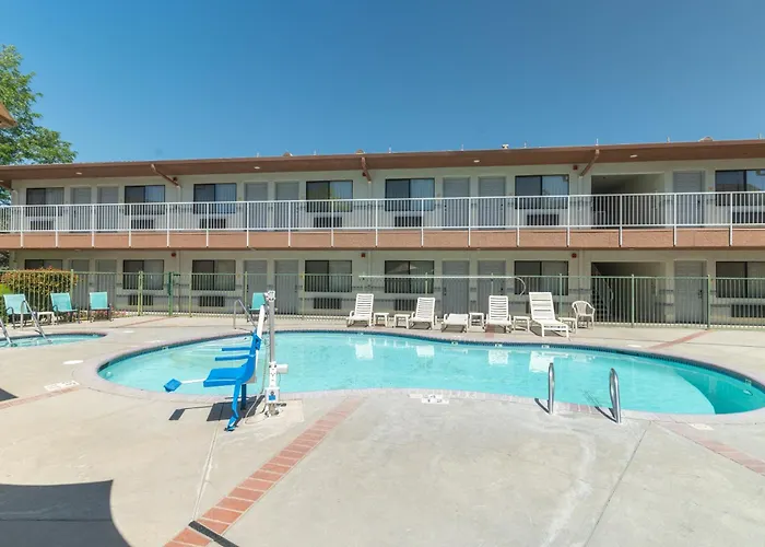 Yosemite Hotels - Oakhurst